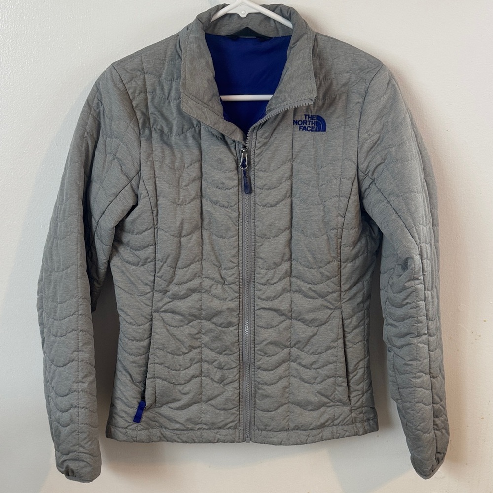 The North Face Women's Light Gray Quilted Ski Jacket